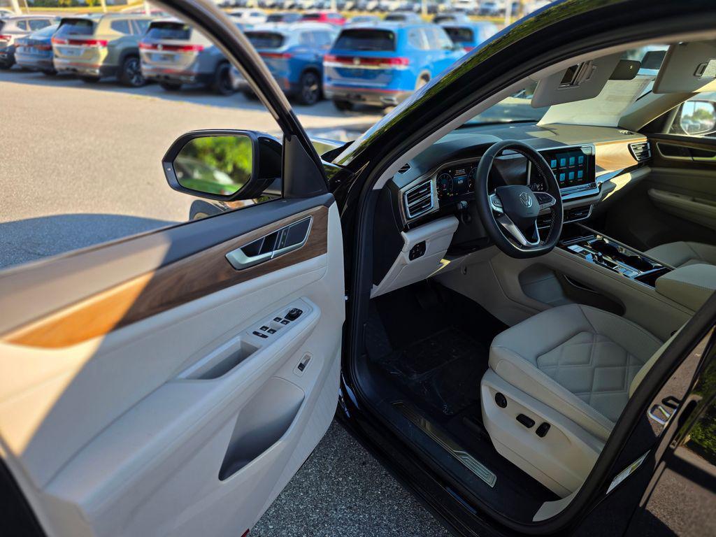 new 2026 Volkswagen Atlas car, priced at $43,528