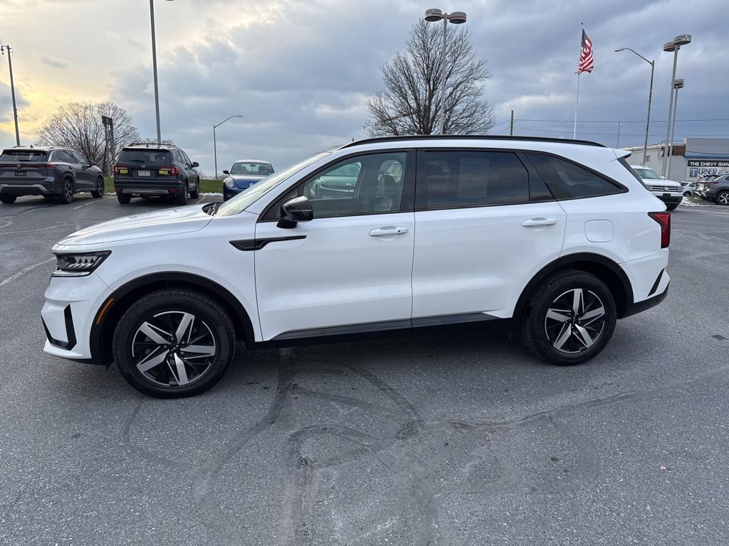 used 2022 Kia Sorento car, priced at $21,976