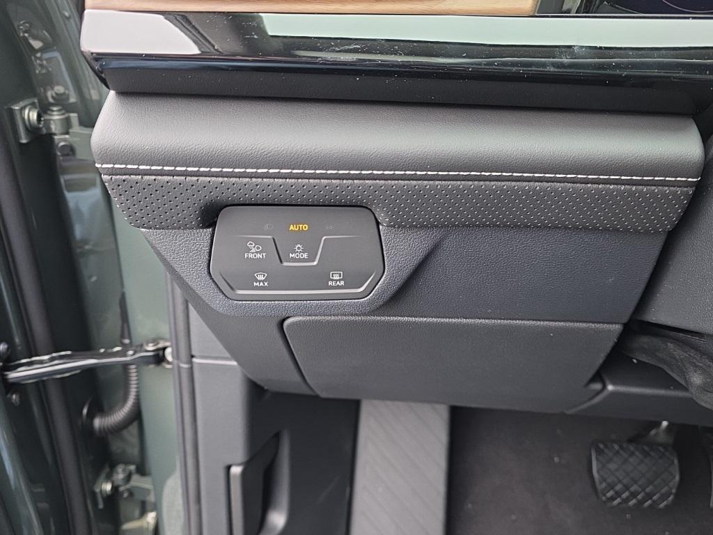 new 2026 Volkswagen Atlas car, priced at $45,168