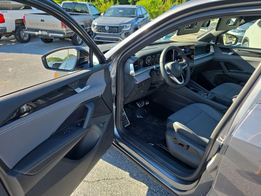 new 2026 Volkswagen Tiguan car, priced at $37,958