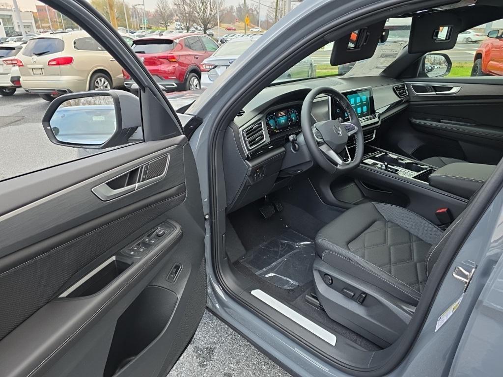 new 2026 Volkswagen Atlas Cross Sport car, priced at $44,244