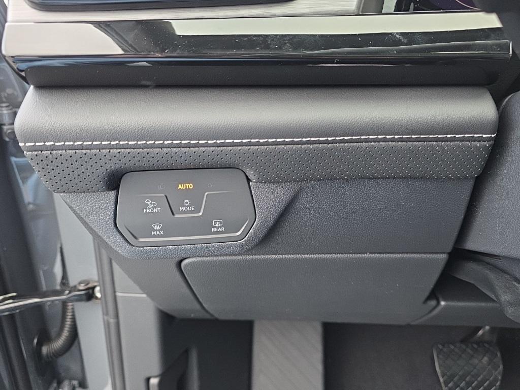 new 2026 Volkswagen Atlas Cross Sport car, priced at $44,244