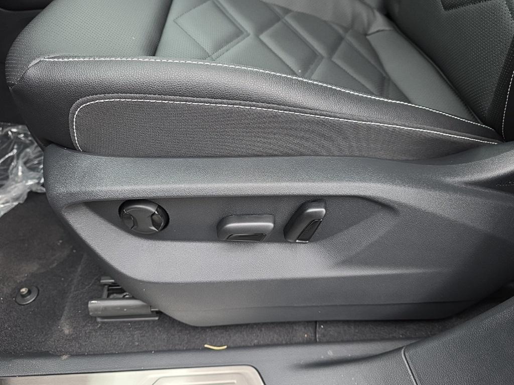 new 2026 Volkswagen Atlas car, priced at $45,058