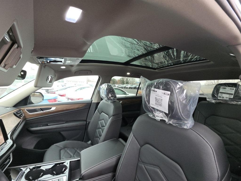 new 2026 Volkswagen Atlas car, priced at $44,656