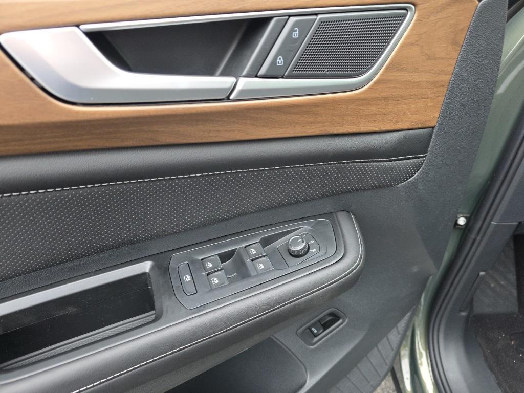 new 2026 Volkswagen Atlas car, priced at $44,656