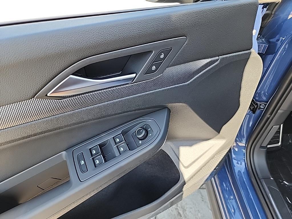 new 2025 Volkswagen Golf GTI car, priced at $35,919