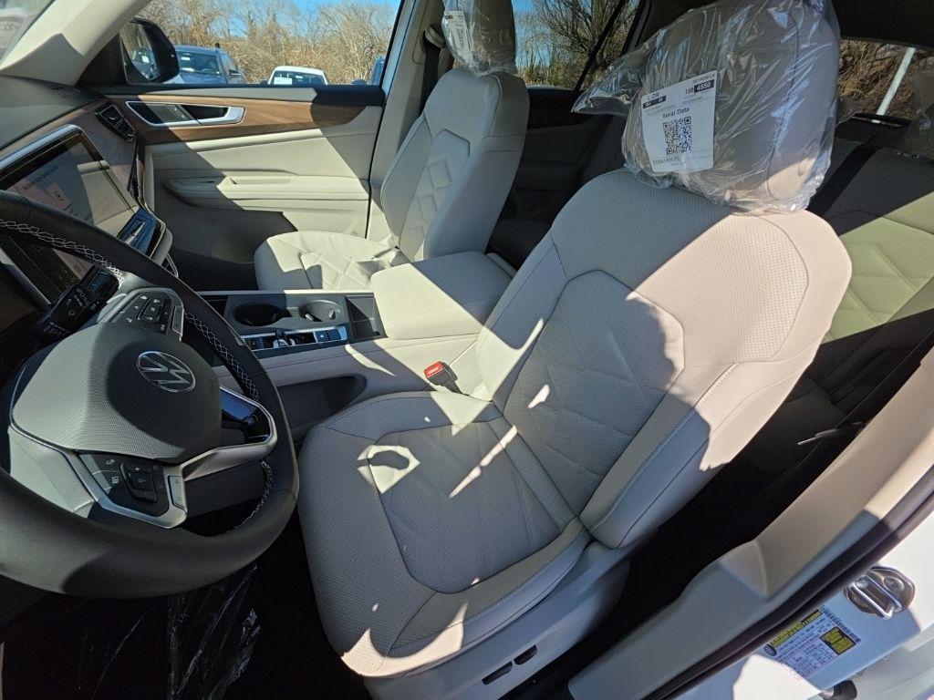 new 2026 Volkswagen Atlas car, priced at $40,744