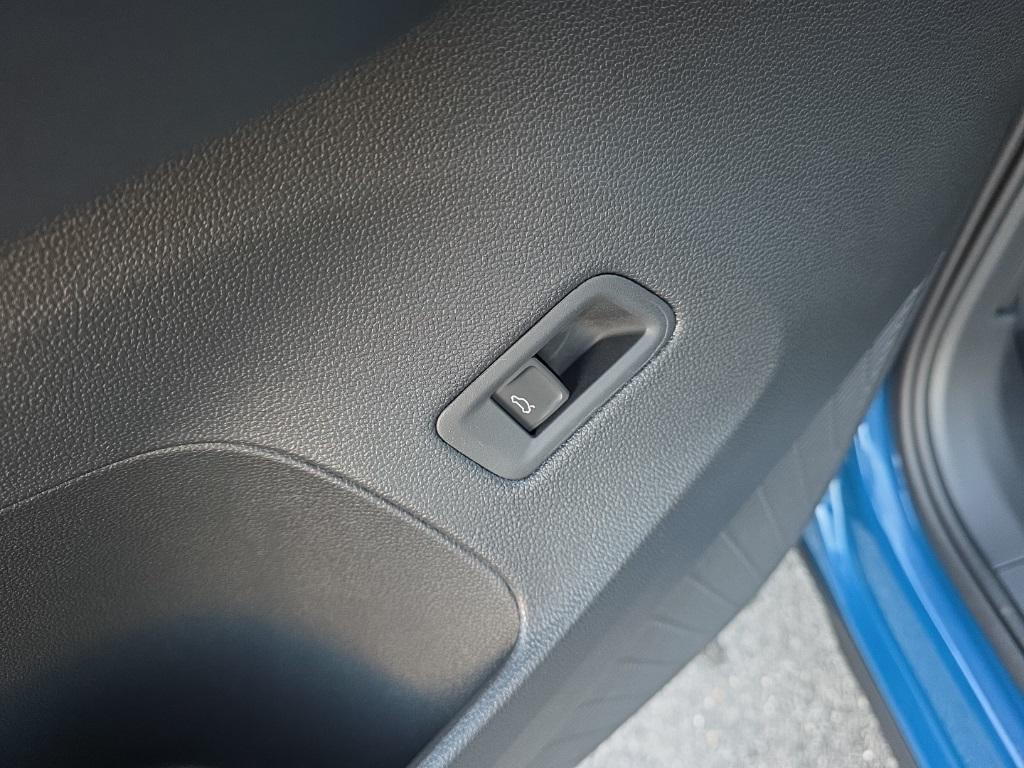 new 2026 Volkswagen Atlas car, priced at $44,136