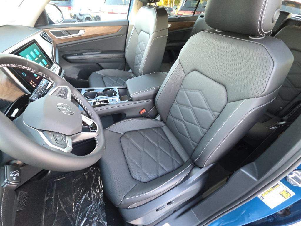 new 2026 Volkswagen Atlas car, priced at $44,136