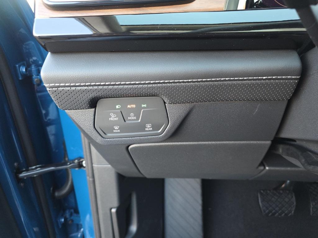 new 2026 Volkswagen Atlas car, priced at $44,136