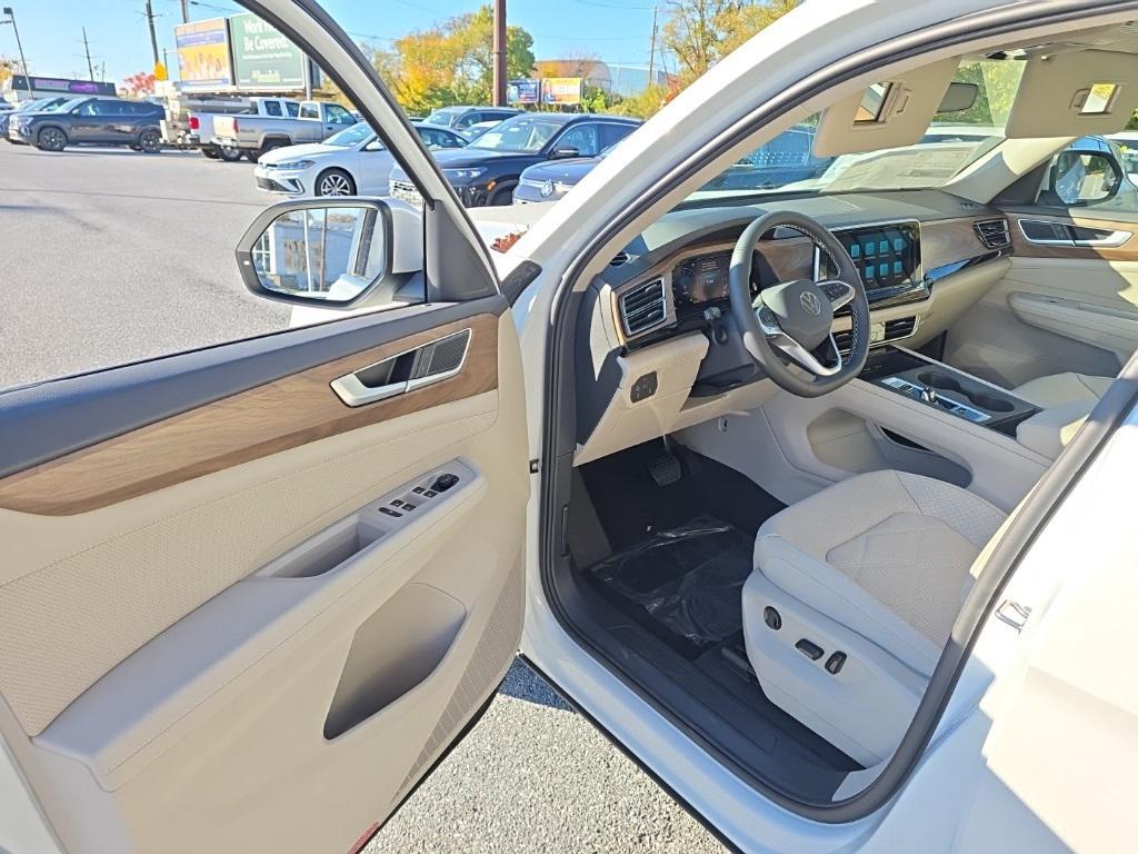 new 2026 Volkswagen Atlas car, priced at $40,040