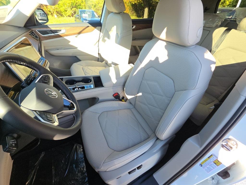 new 2026 Volkswagen Atlas car, priced at $40,040