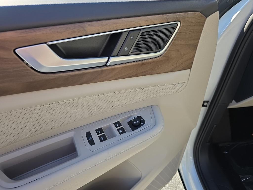 new 2026 Volkswagen Atlas car, priced at $40,040