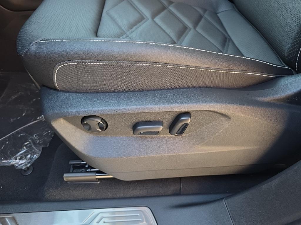 new 2026 Volkswagen Atlas car, priced at $43,200