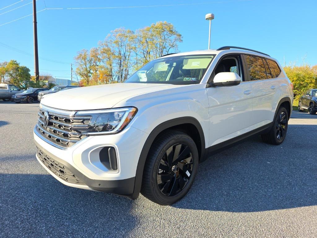 new 2026 Volkswagen Atlas car, priced at $43,200