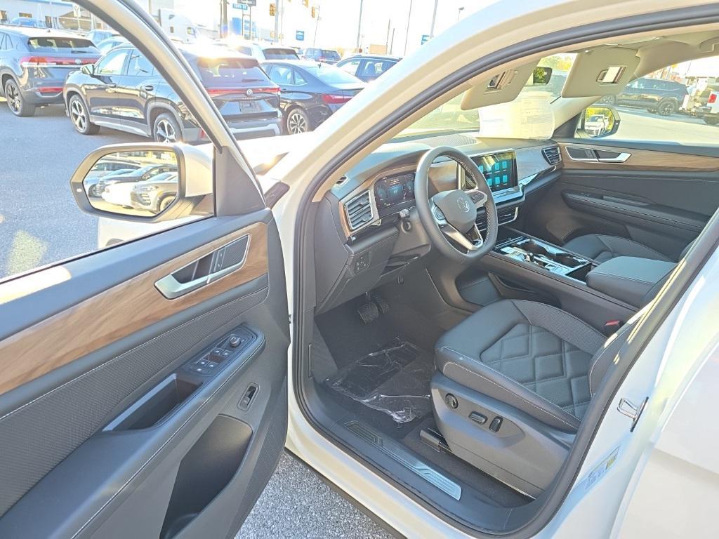 new 2026 Volkswagen Atlas car, priced at $43,200