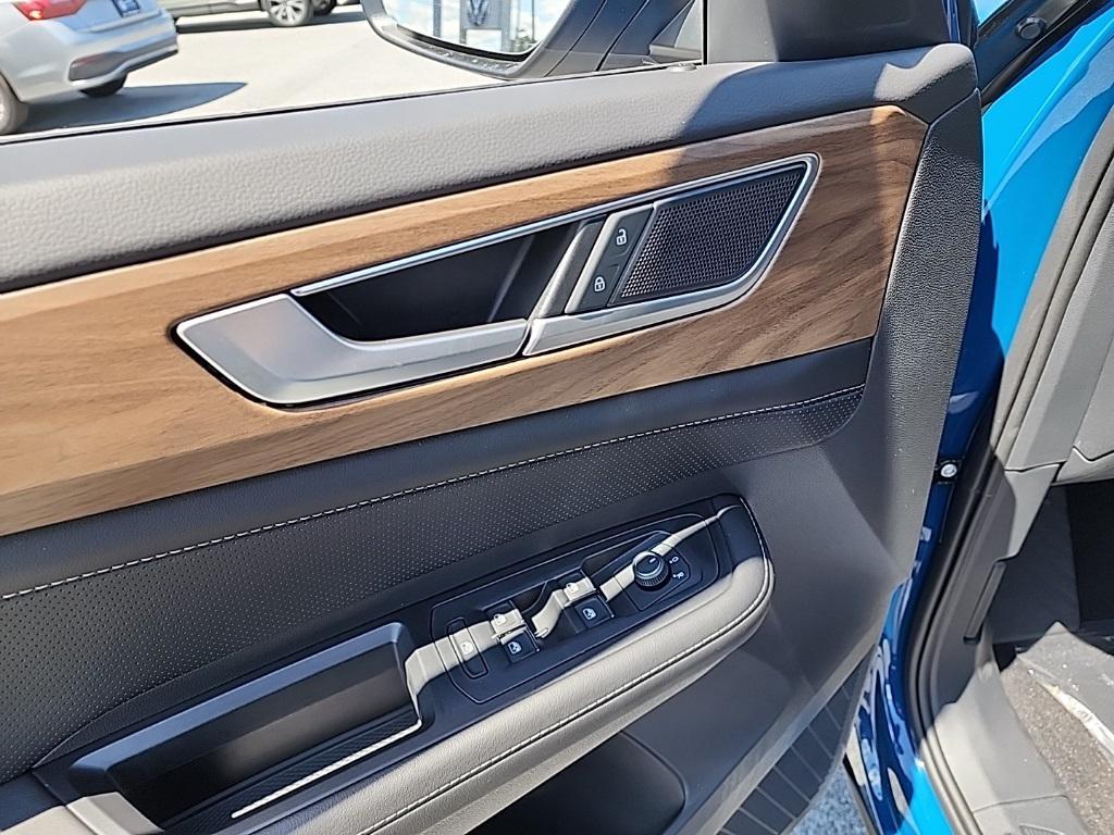 new 2026 Volkswagen Atlas car, priced at $38,603