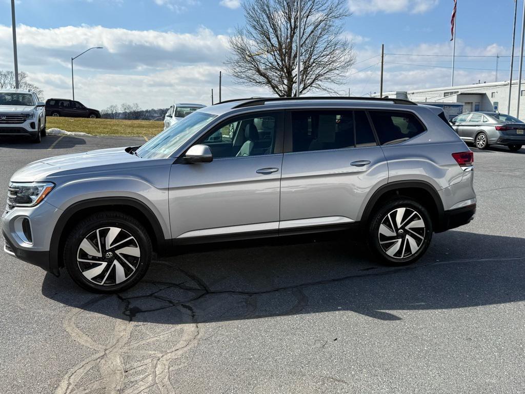 used 2025 Volkswagen Atlas car, priced at $31,323