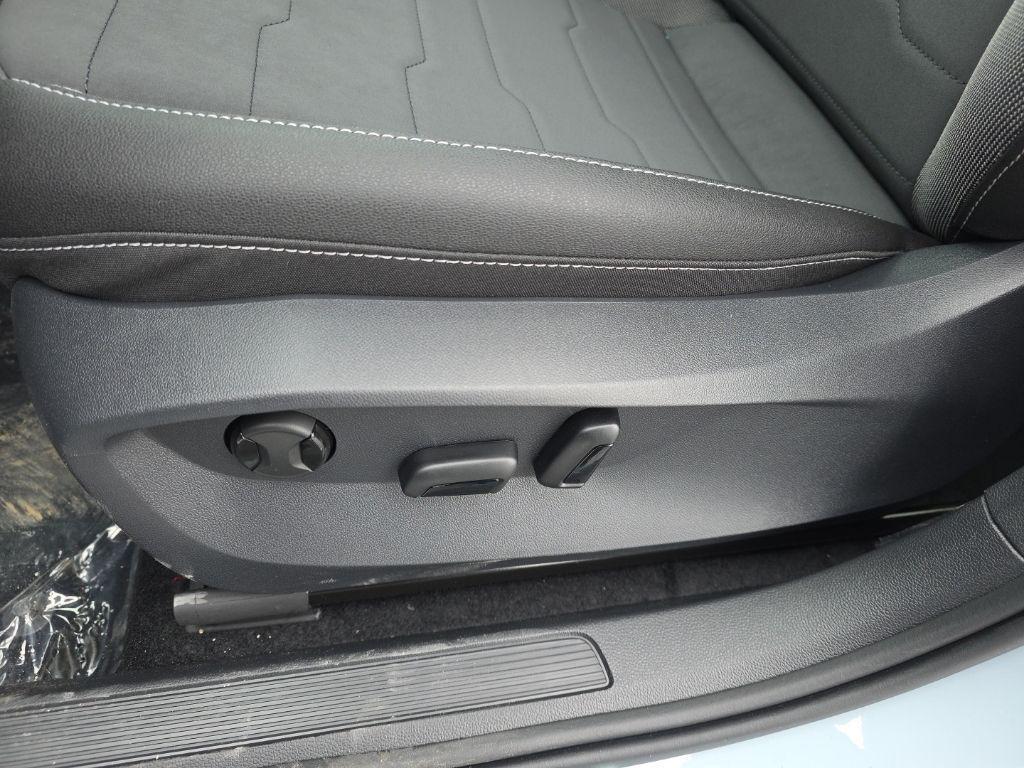 new 2026 Volkswagen Taos car, priced at $34,353