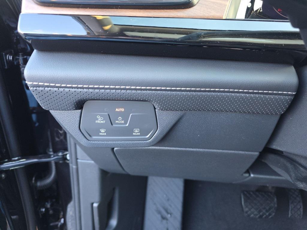 new 2026 Volkswagen Atlas car, priced at $40,112