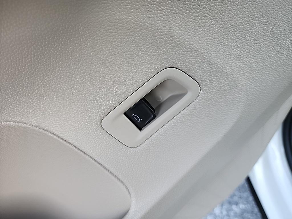 new 2026 Volkswagen Atlas car, priced at $51,410