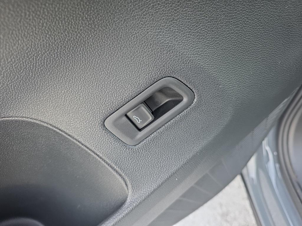 new 2026 Volkswagen Atlas Cross Sport car, priced at $43,956