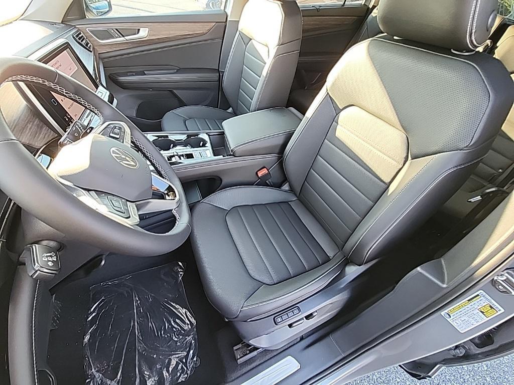 new 2026 Volkswagen Atlas car, priced at $46,182