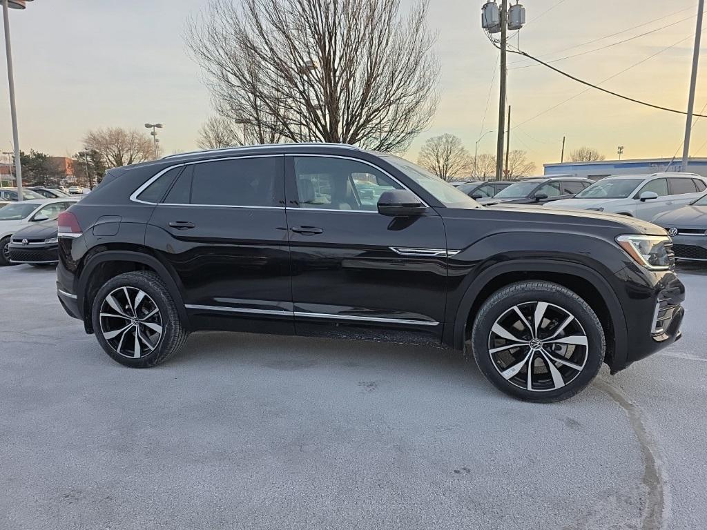 new 2026 Volkswagen Atlas Cross Sport car, priced at $51,873