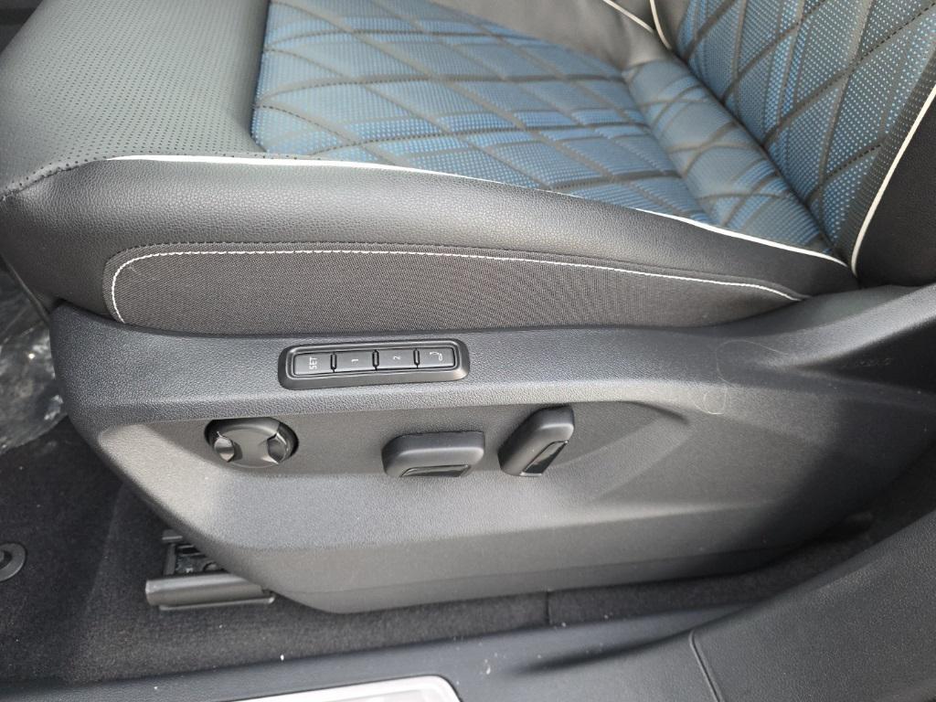 new 2026 Volkswagen Atlas Cross Sport car, priced at $51,873