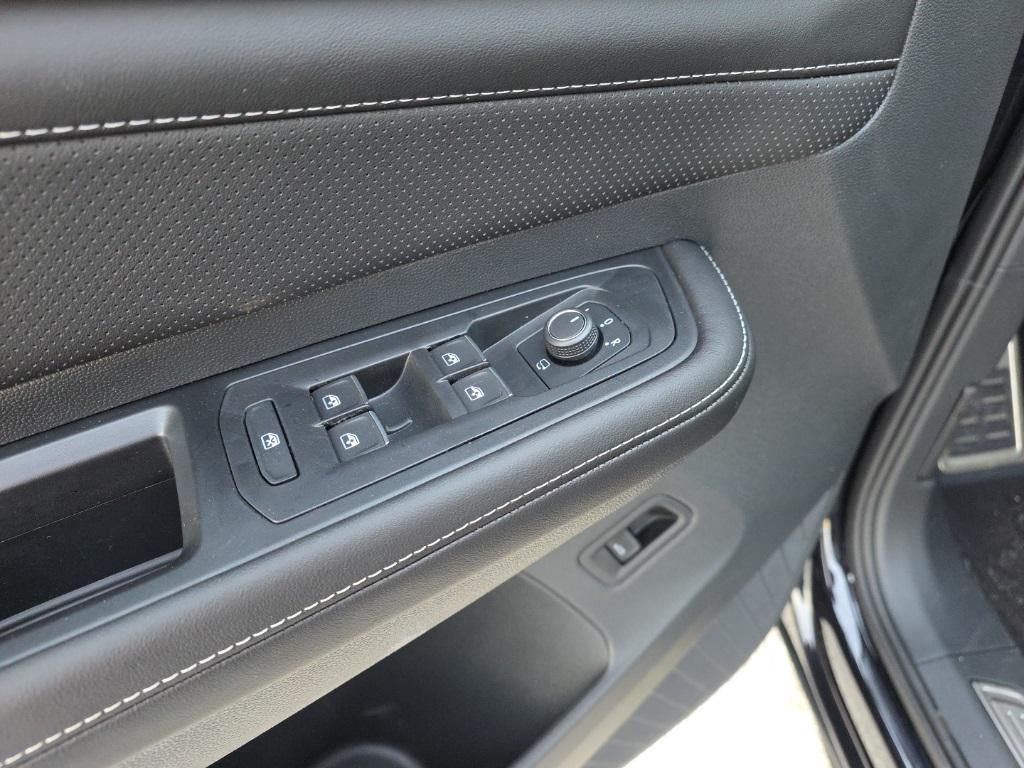 new 2026 Volkswagen Atlas Cross Sport car, priced at $51,873