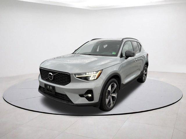 used 2025 Volvo XC40 car, priced at $30,403