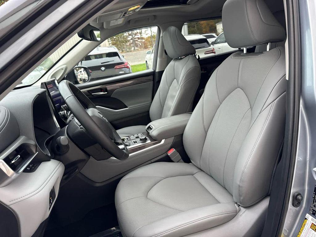 used 2023 Toyota Highlander car, priced at $38,975