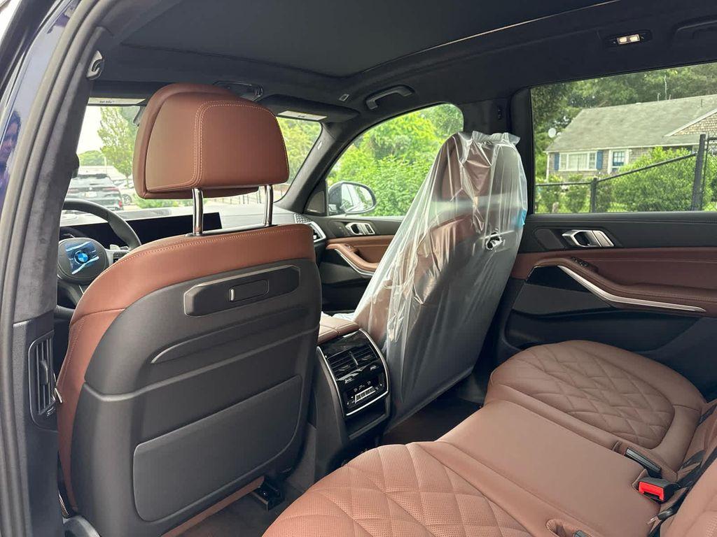 new 2026 BMW X7 car, priced at $100,355