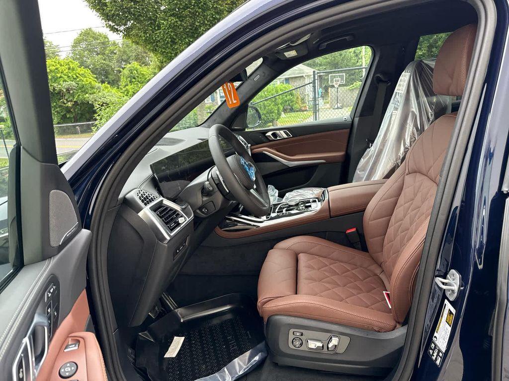 new 2026 BMW X7 car, priced at $100,355