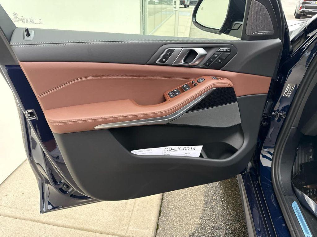new 2026 BMW X7 car, priced at $100,355
