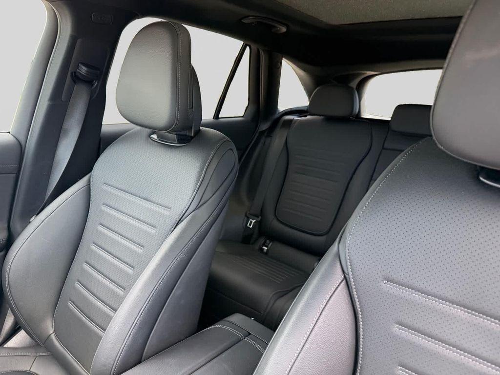 Mercedes-Benz GLC view 15