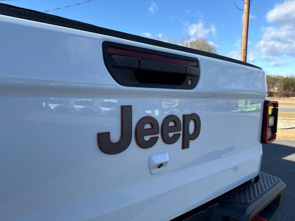used 2021 Jeep Gladiator car, priced at $33,987