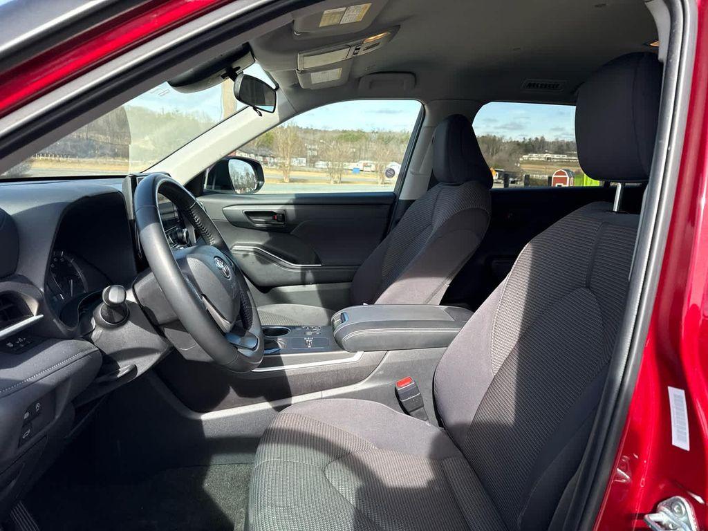 used 2024 Toyota Highlander car, priced at $29,853