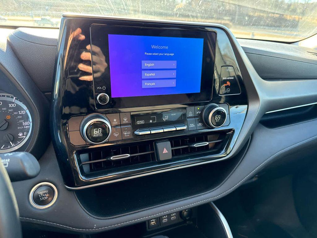 used 2024 Toyota Highlander car, priced at $31,600