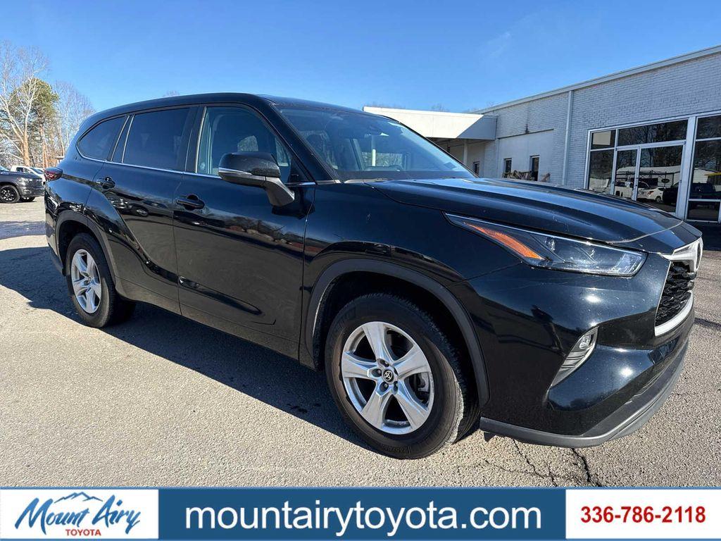 used 2024 Toyota Highlander car, priced at $31,600