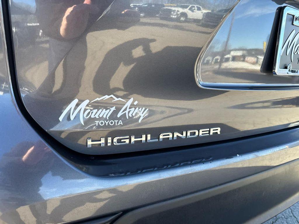 used 2024 Toyota Highlander car, priced at $32,727