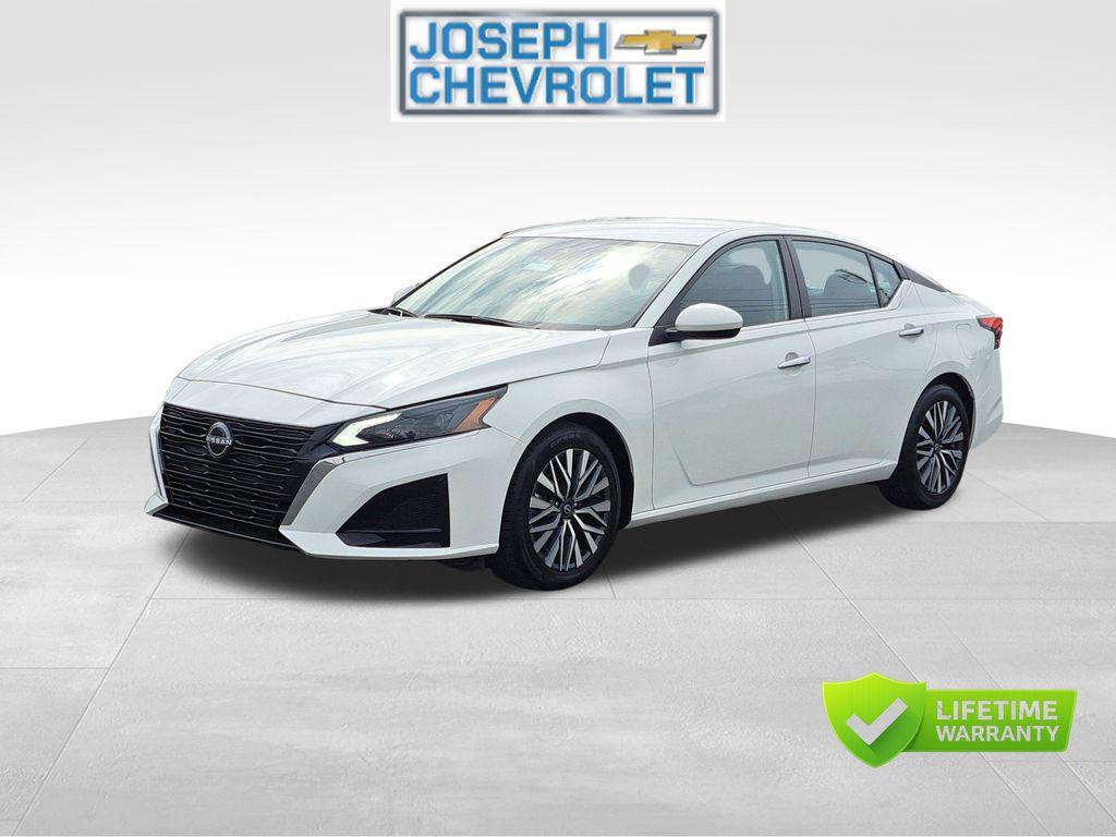 used 2023 Nissan Altima car, priced at $17,000