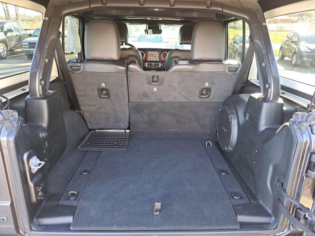 used 2022 Jeep Wrangler Unlimited car, priced at $33,000