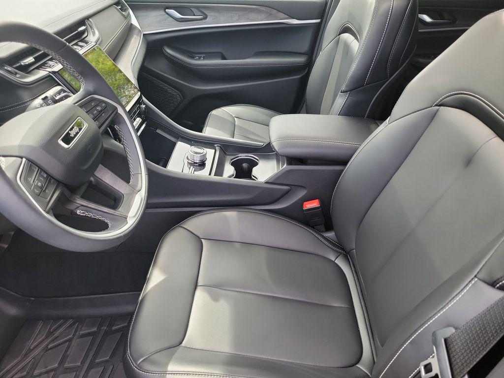 used 2025 Jeep Grand Cherokee car, priced at $38,000