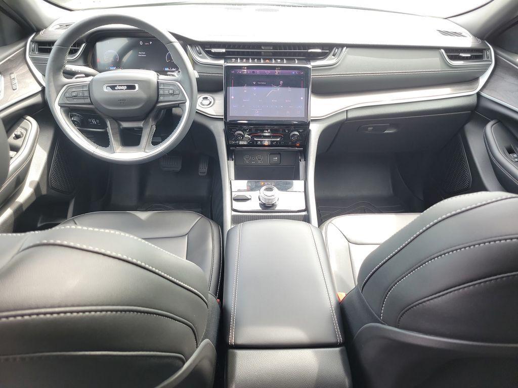 used 2025 Jeep Grand Cherokee car, priced at $38,000