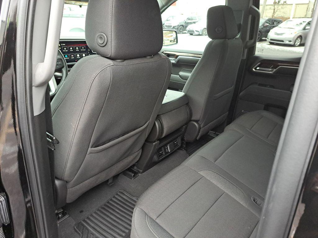 used 2024 GMC Sierra 1500 car, priced at $35,000