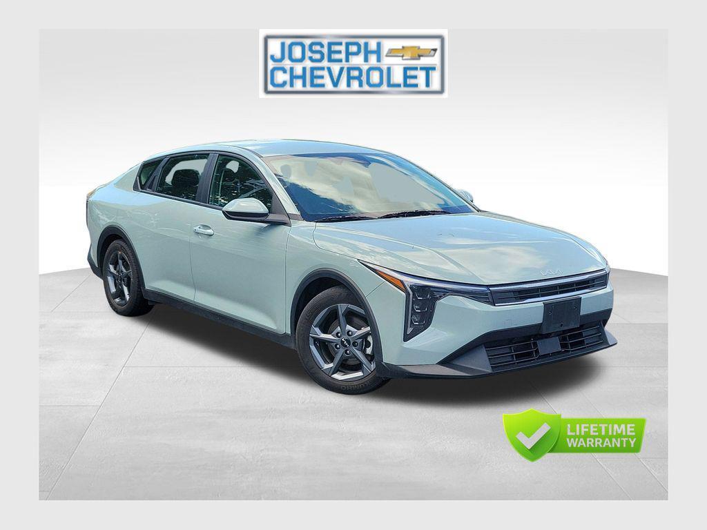 used 2025 Kia K4 car, priced at $19,000