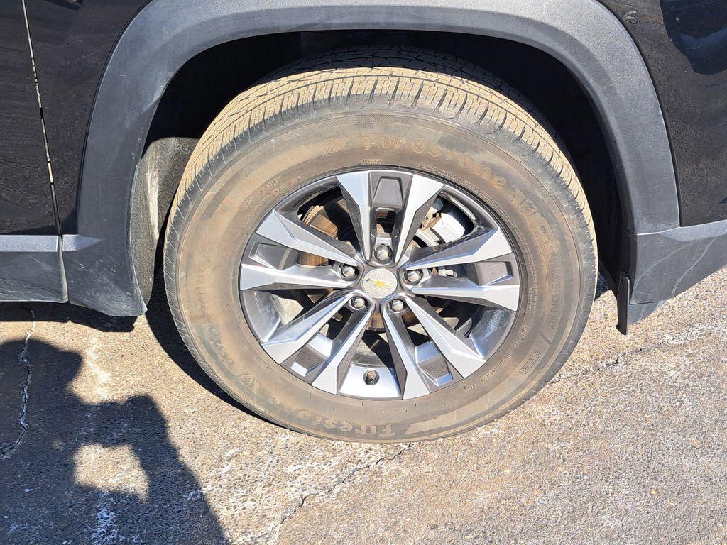 used 2025 Chevrolet Equinox car, priced at $25,000