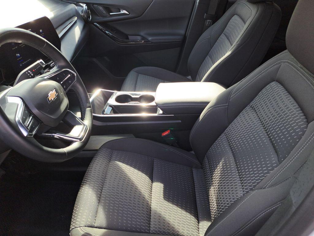 used 2025 Chevrolet Equinox car, priced at $25,000