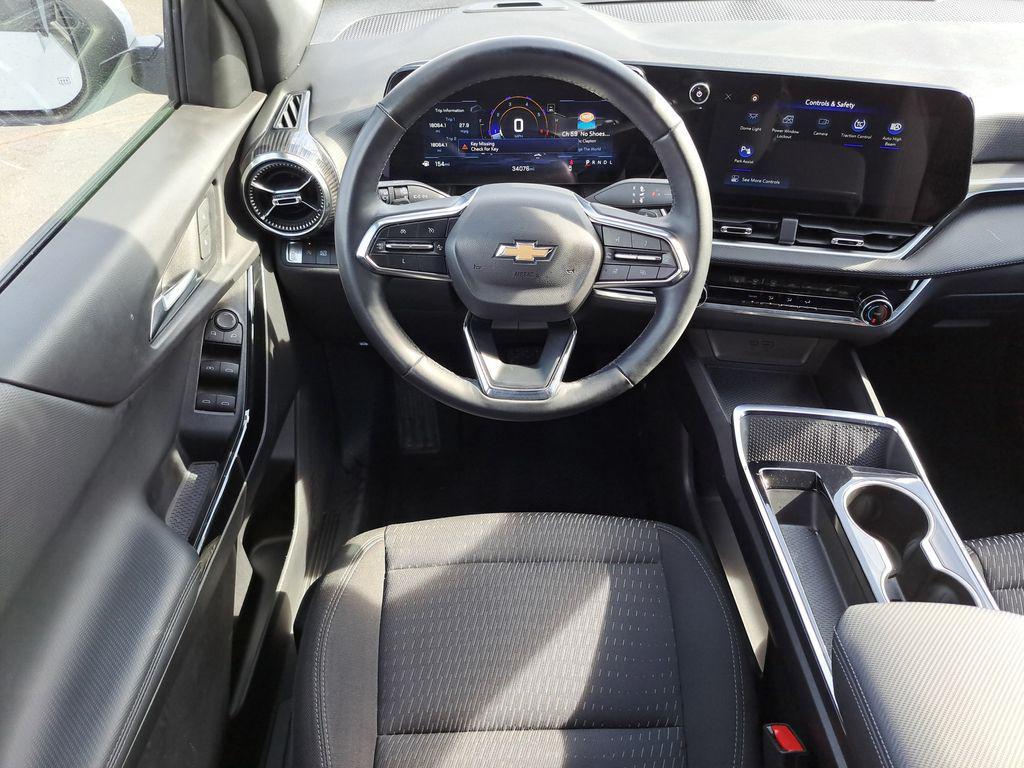 used 2025 Chevrolet Equinox car, priced at $25,000